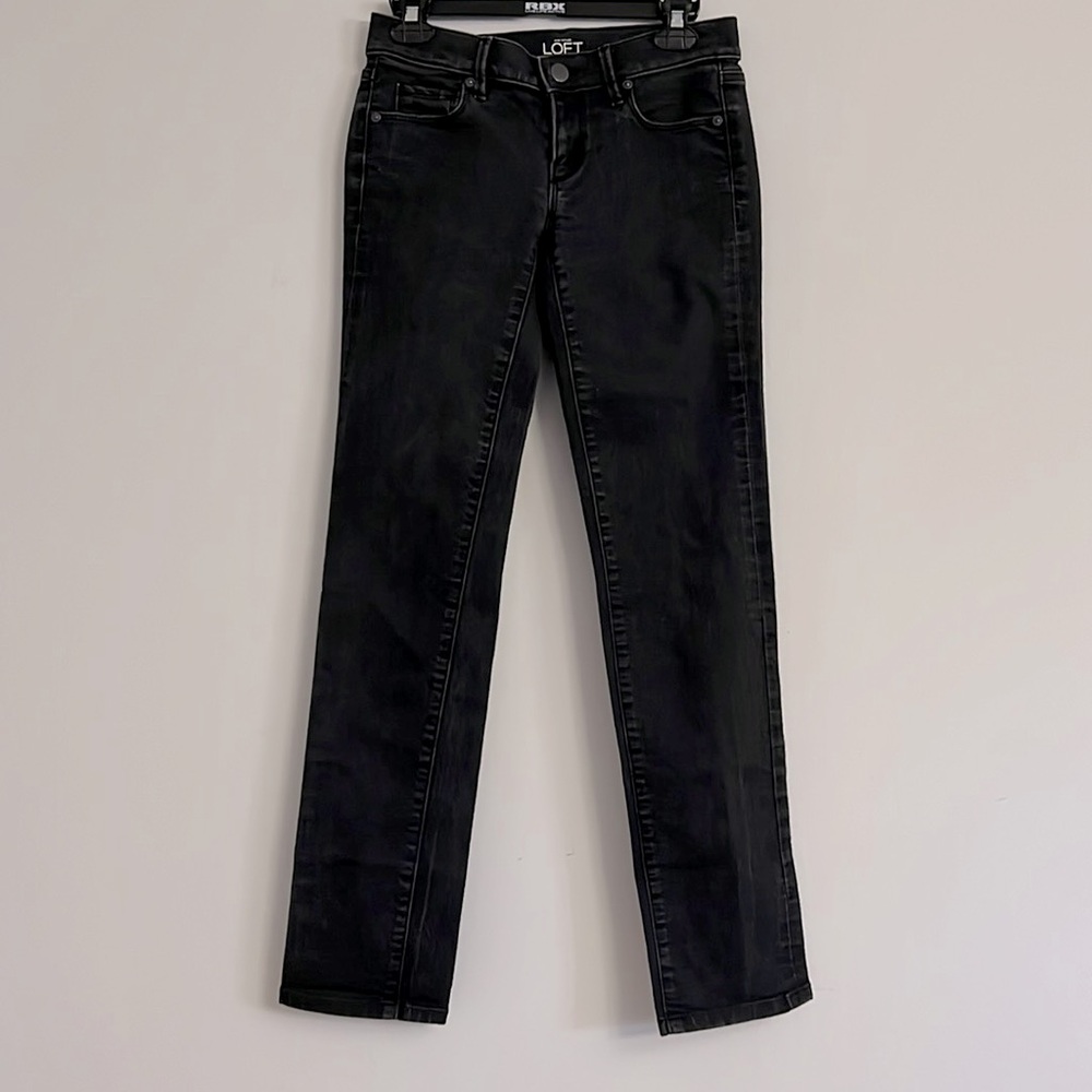 Ann Taylor Loft. Size 25 modern straight. Waist= 26”.